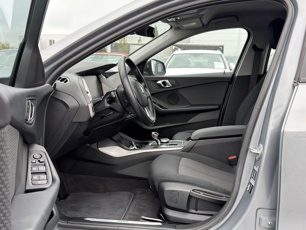 BMW 118 2023 г. Серый, пробег 37800 км