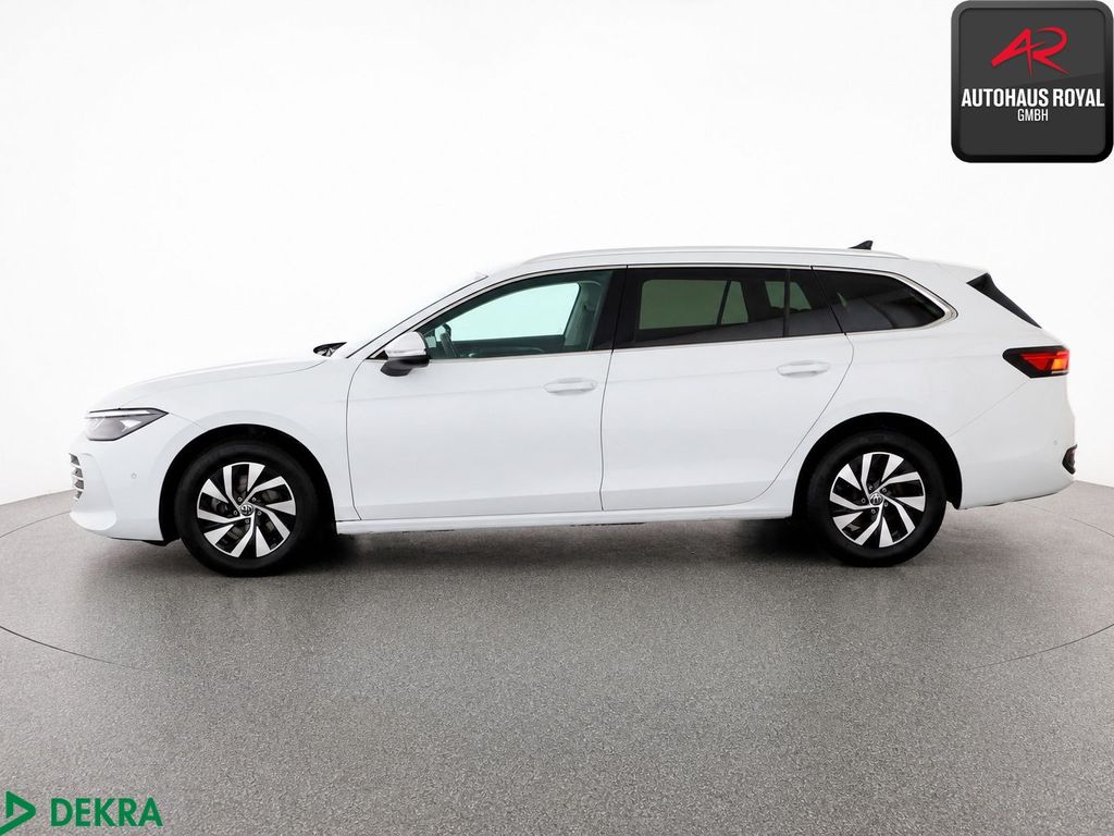 Volkswagen Passat 2024 г. Белый, пробег 23830 км