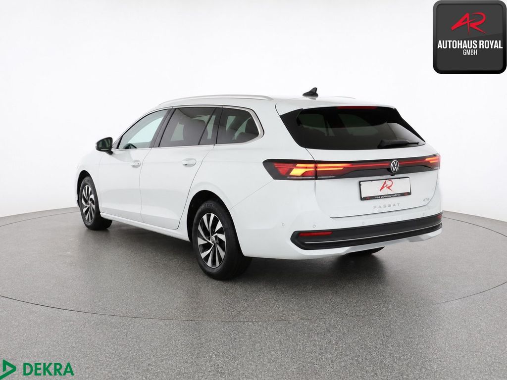 Volkswagen Passat 2024 г. Белый, пробег 23830 км