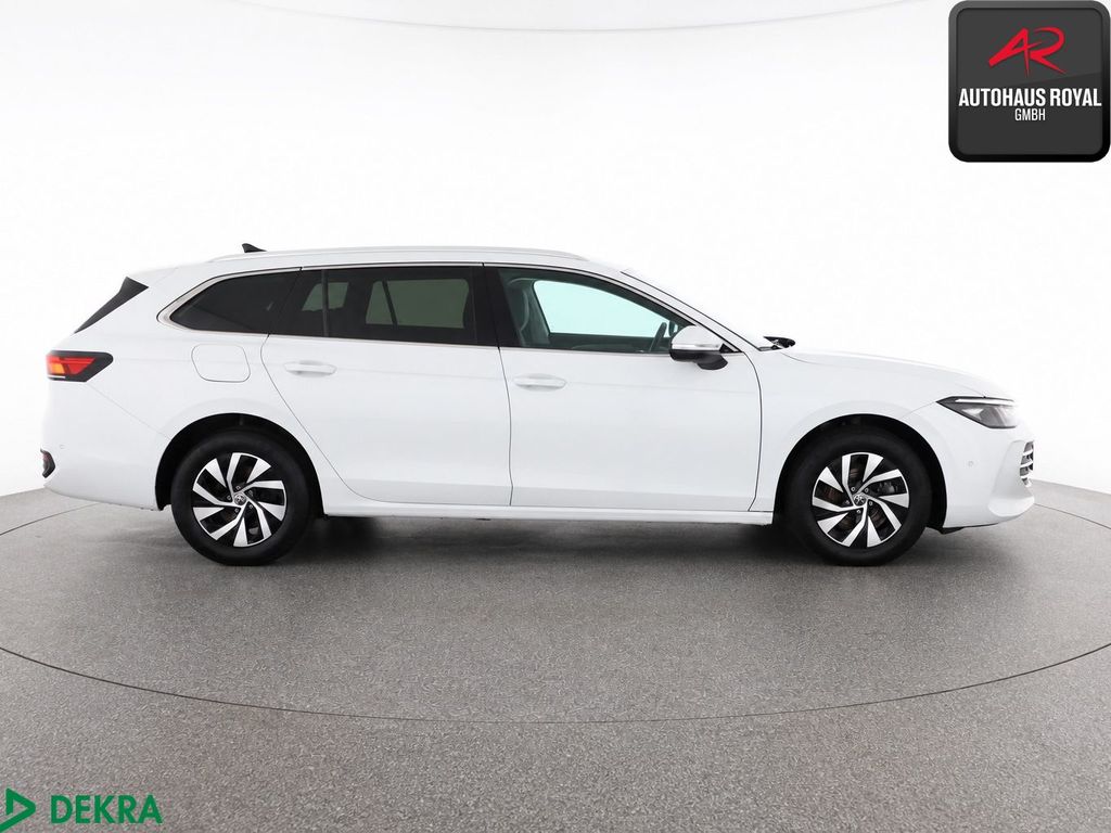 Volkswagen Passat 2024 г. Белый, пробег 23830 км