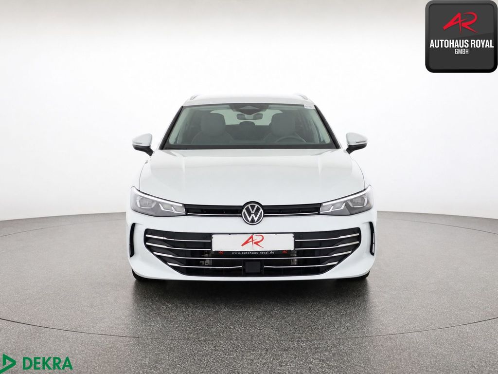 Volkswagen Passat 2024 г. Белый, пробег 23830 км