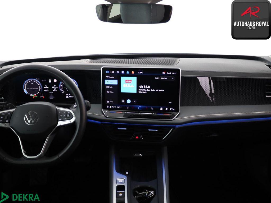 Volkswagen Passat 2024 г. Белый, пробег 23830 км
