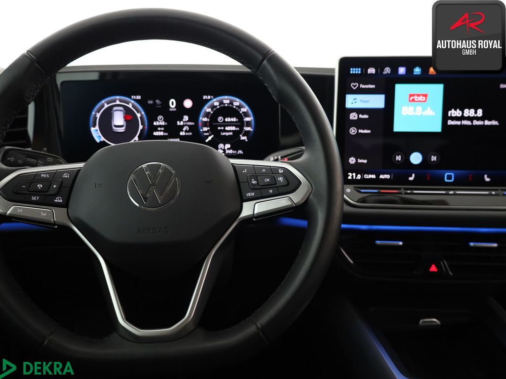 Volkswagen Passat 2024 г. Белый, пробег 23830 км