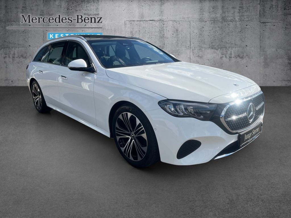 Mercedes-Benz E 220 2023 г. Белый, пробег 40400 км