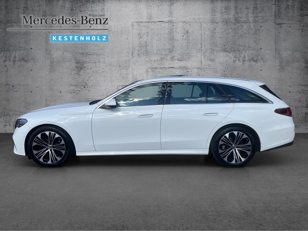 Mercedes-Benz E 220 2023 г. Белый, пробег 40400 км