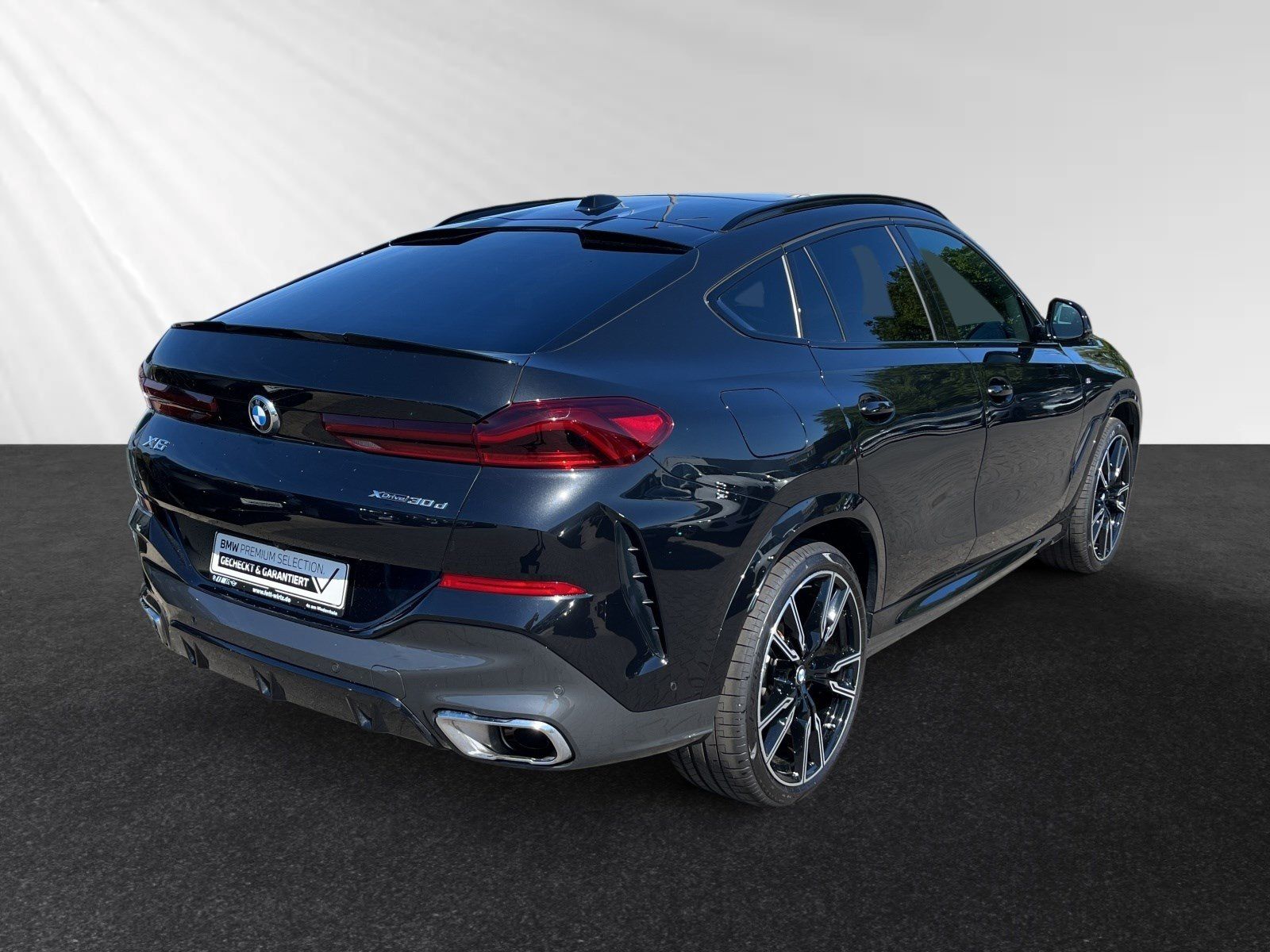 BMW X6 2025 г. Чёрный, пробег 18900 км