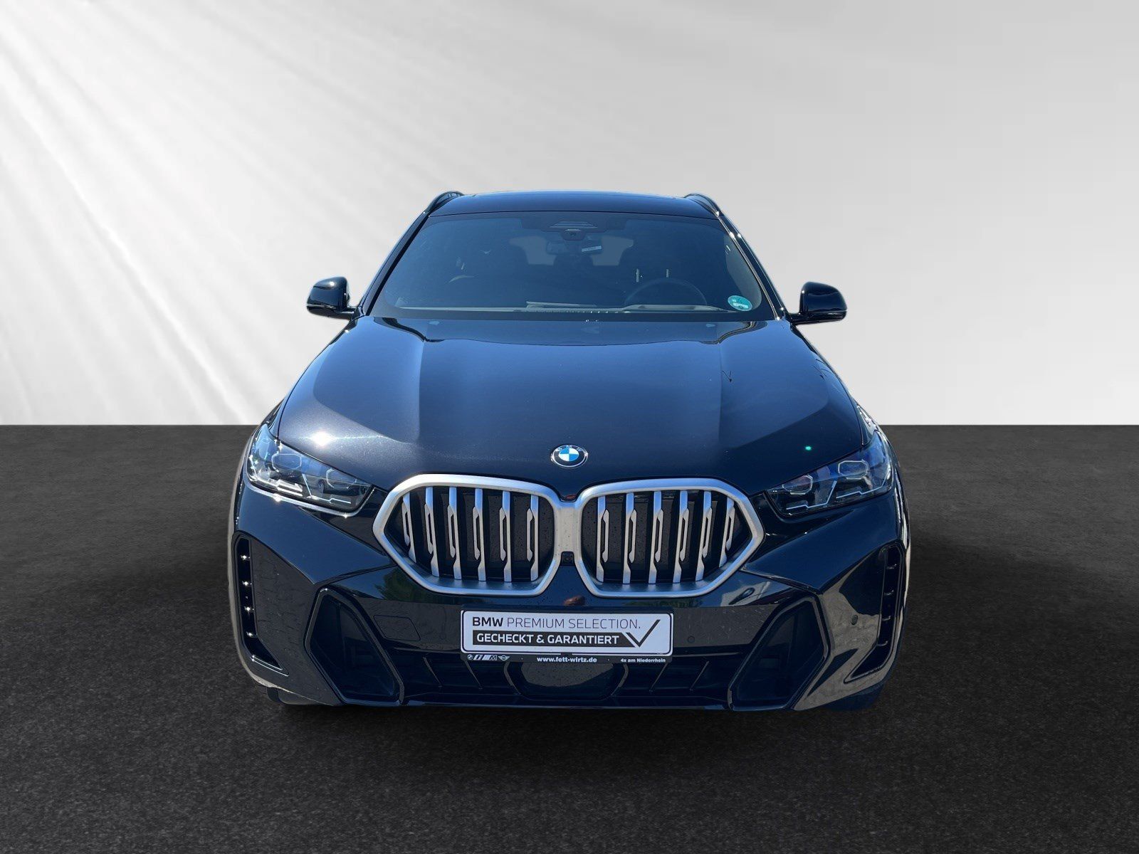 BMW X6 2025 г. Чёрный, пробег 18900 км