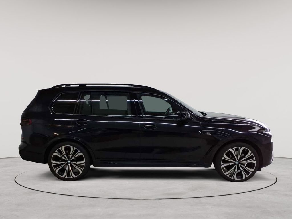 BMW X7 M60 2023 г. Чёрный, пробег 37897 км