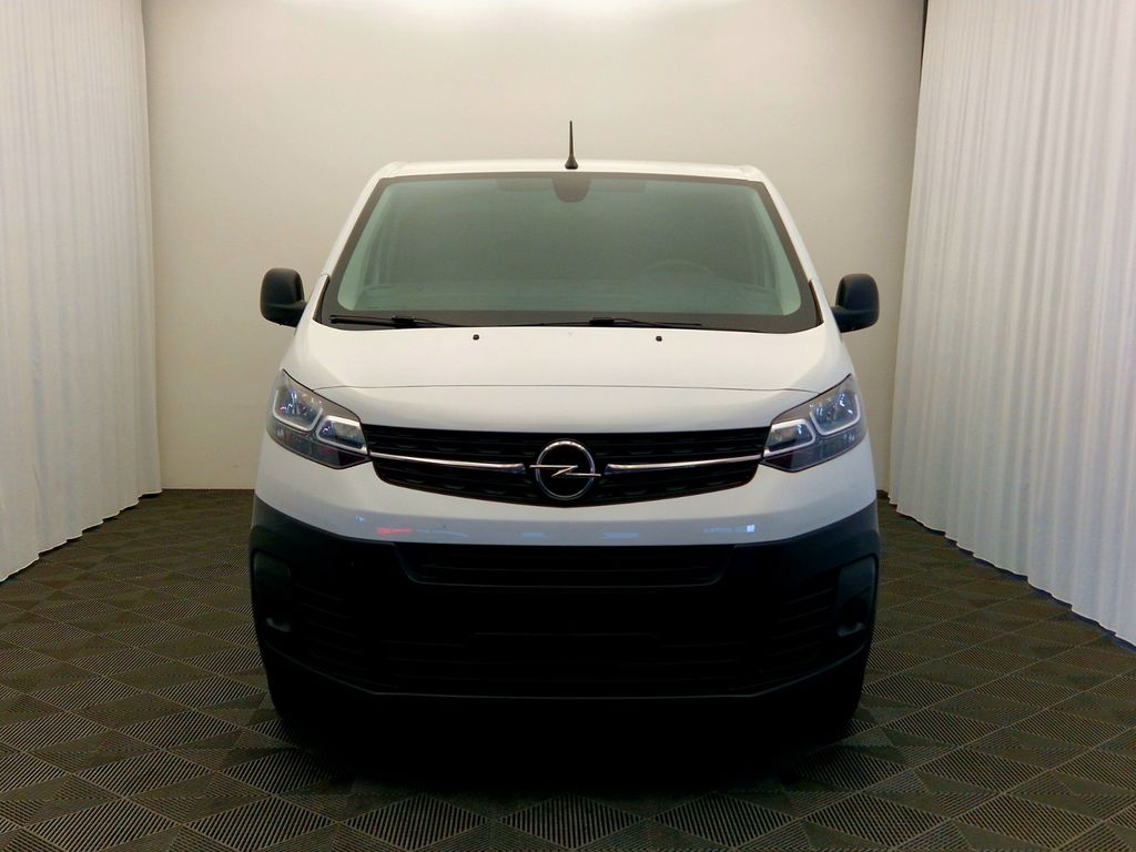 Opel Vivaro 2021 г. Белый, пробег 37000 км