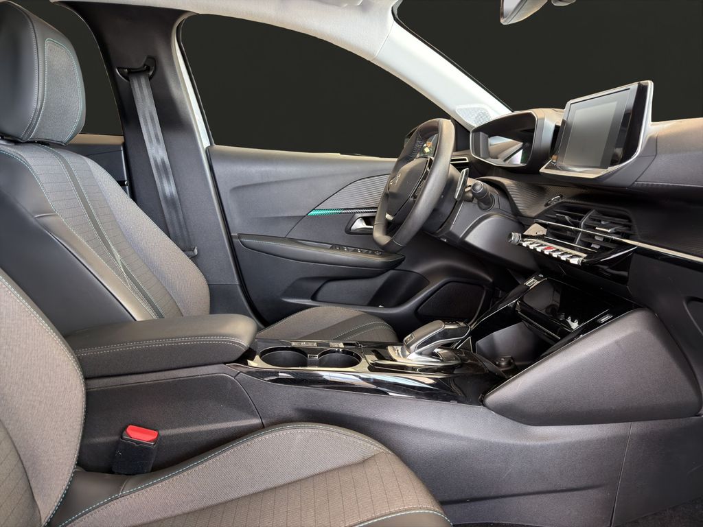 Peugeot 208 2021 г. Серый, пробег 47700 км