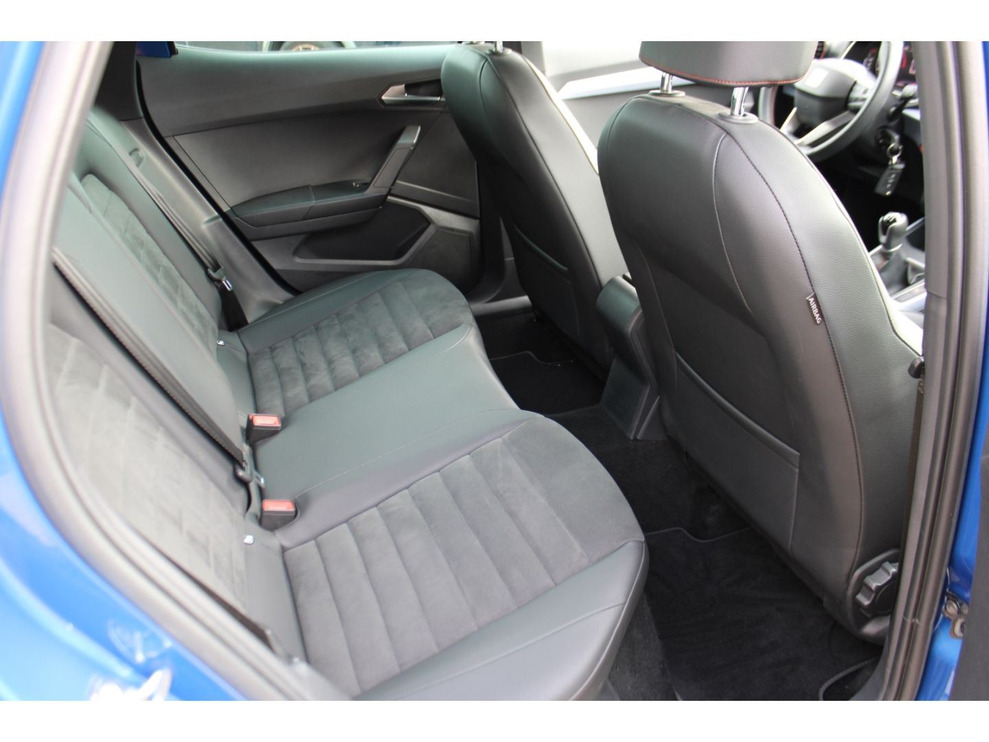 SEAT Arona 2021 г. Синий, пробег 56423 км