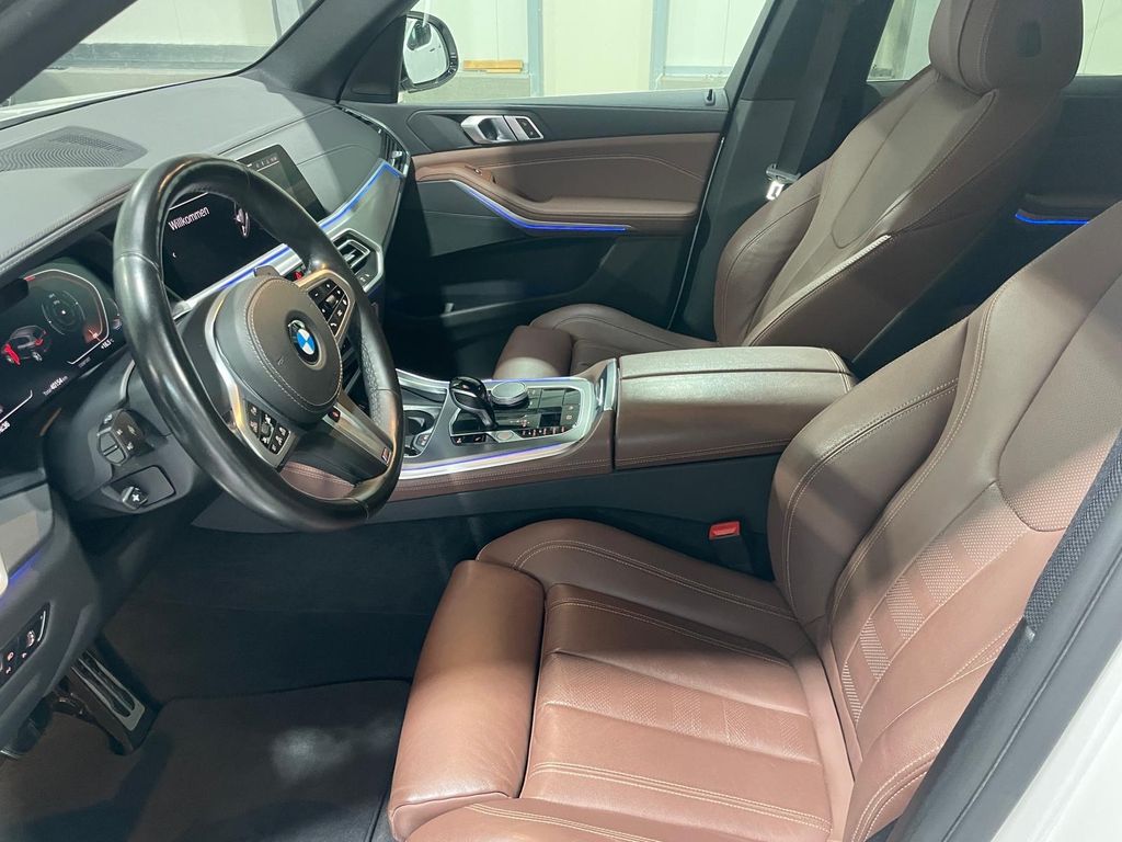 BMW X5 2021 г. Белый, пробег 54000 км