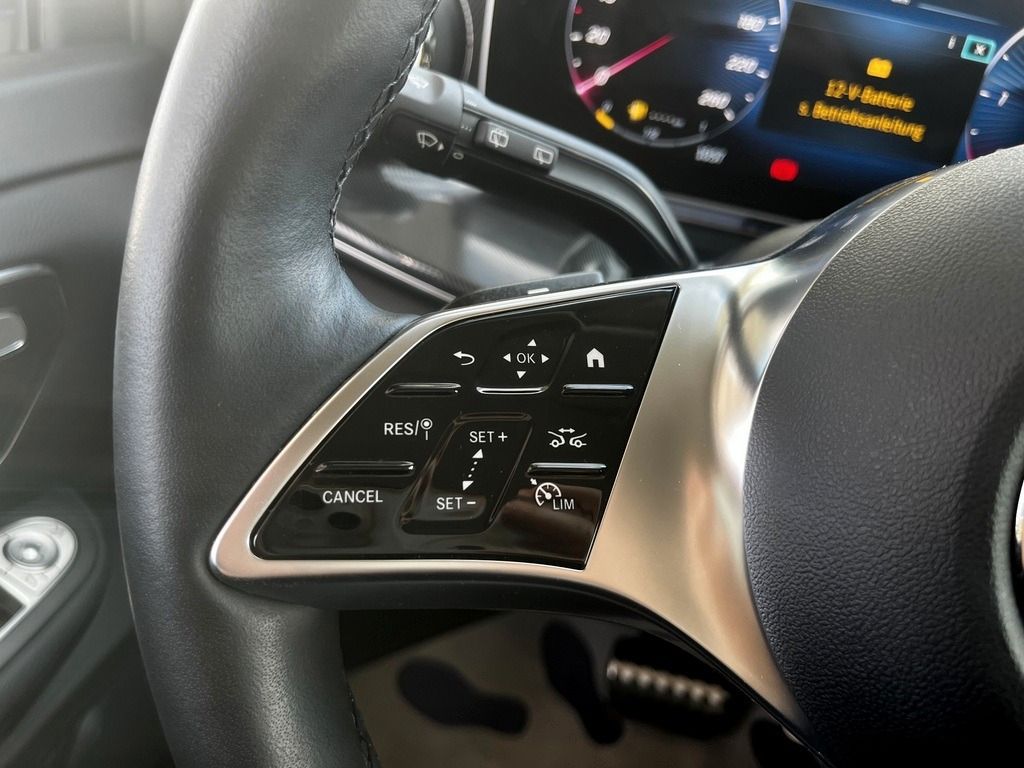 Mercedes-Benz V 220 2025 г. Белый, пробег 14611 км