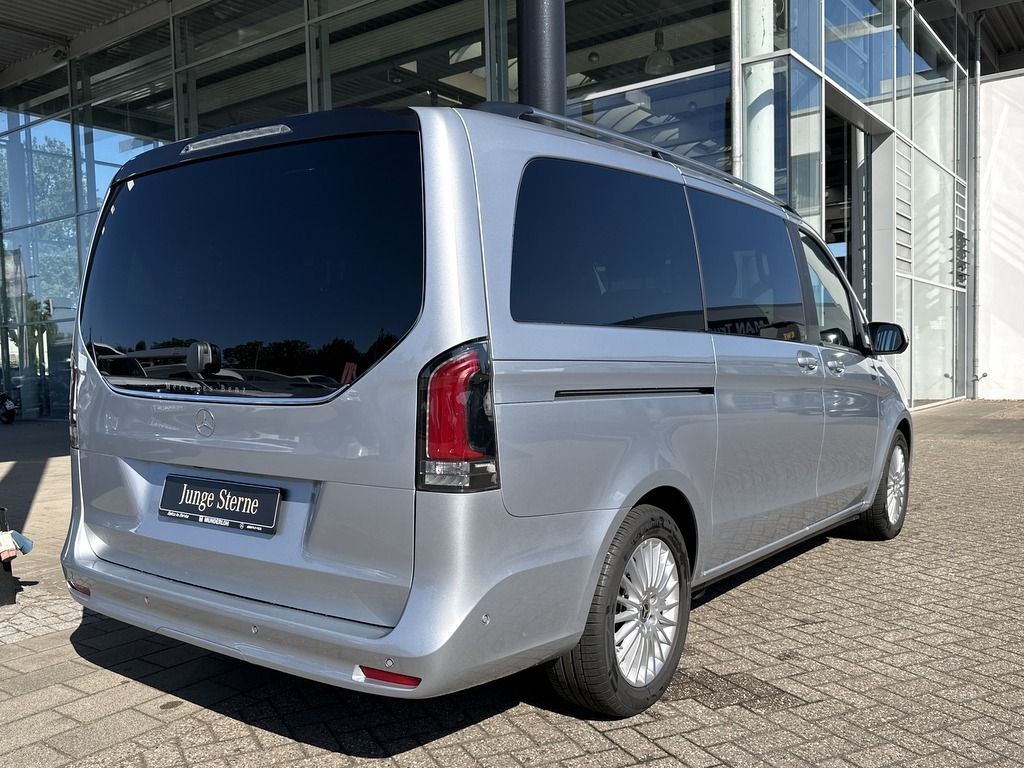 Mercedes-Benz V 220 2024 г. Серебристый, пробег 18318 км