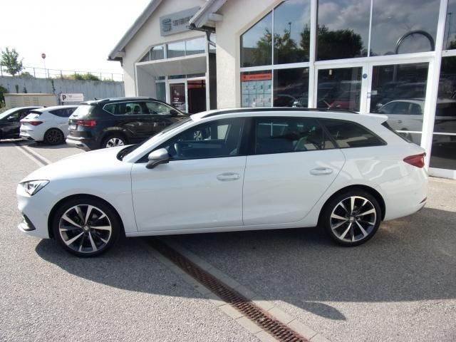 SEAT Leon 2022 г. Белый, пробег 53745 км