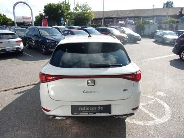 SEAT Leon 2022 г. Белый, пробег 53745 км