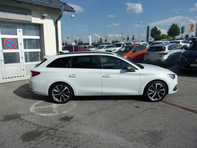 SEAT Leon 2022 г. Белый, пробег 53745 км