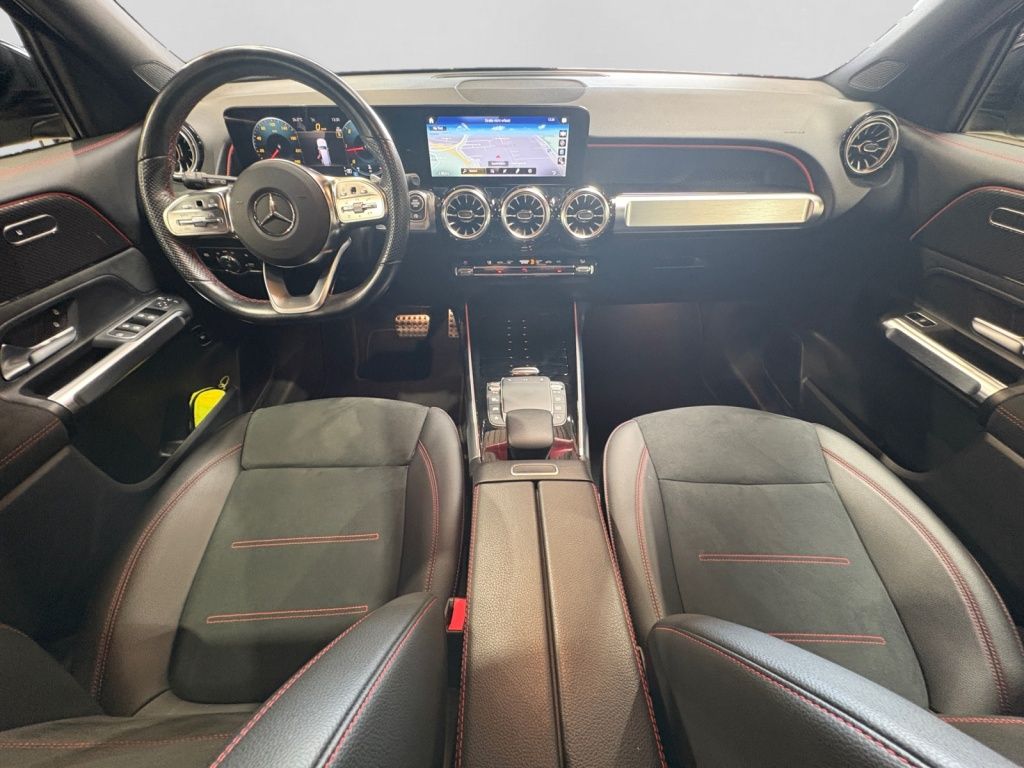 Mercedes-Benz GLB 200 2023 г. Чёрный, пробег 30626 км