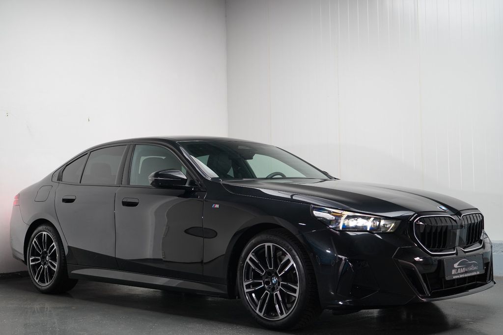BMW 520 2025 г. Чёрный, пробег 48900 км