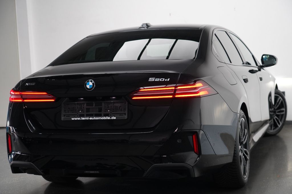 BMW 520 2025 г. Чёрный, пробег 48900 км