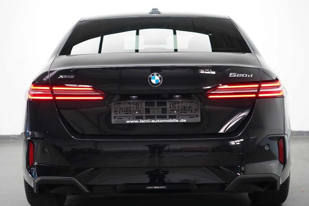 BMW 520 2025 г. Чёрный, пробег 48900 км