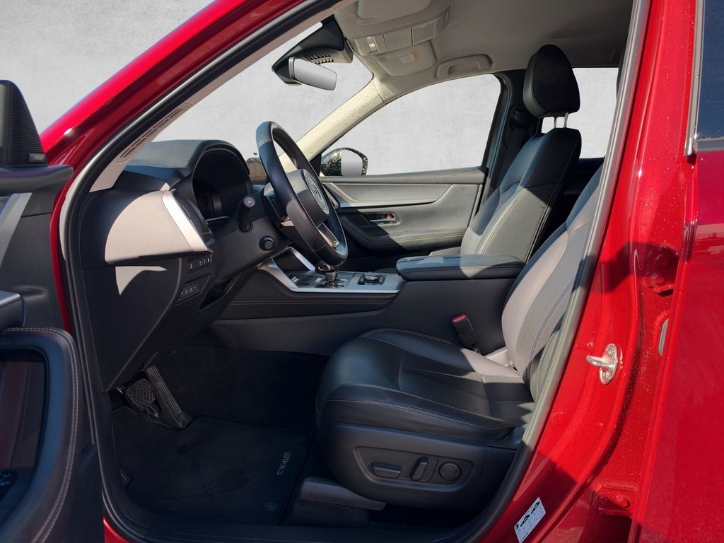 Mazda CX-60 2022 г. Красный, пробег 40000 км
