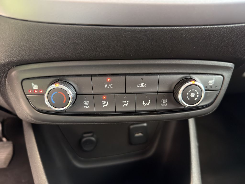 Opel CROSSLAND (X) 2021 г. Серебристый, пробег 31010 км