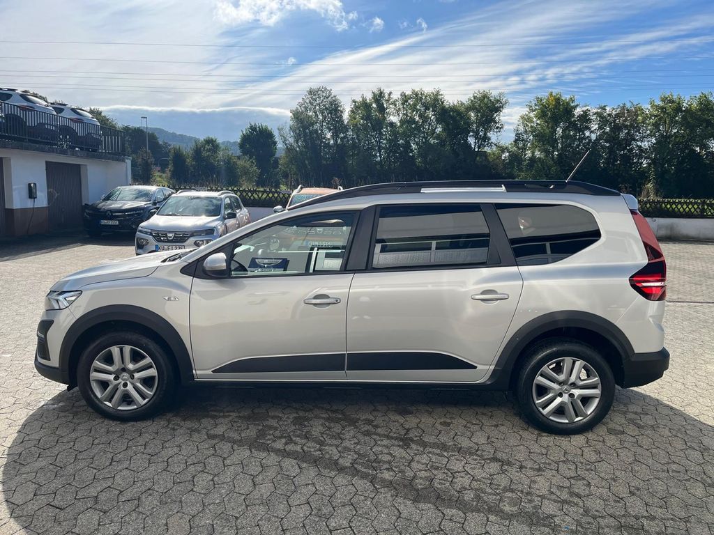 Dacia Jogger 2022 г. Серебристый, пробег 52000 км