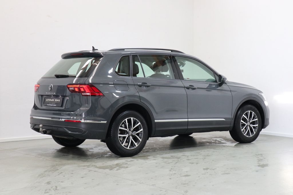 Volkswagen Tiguan 2022 г. Серый, пробег 59500 км