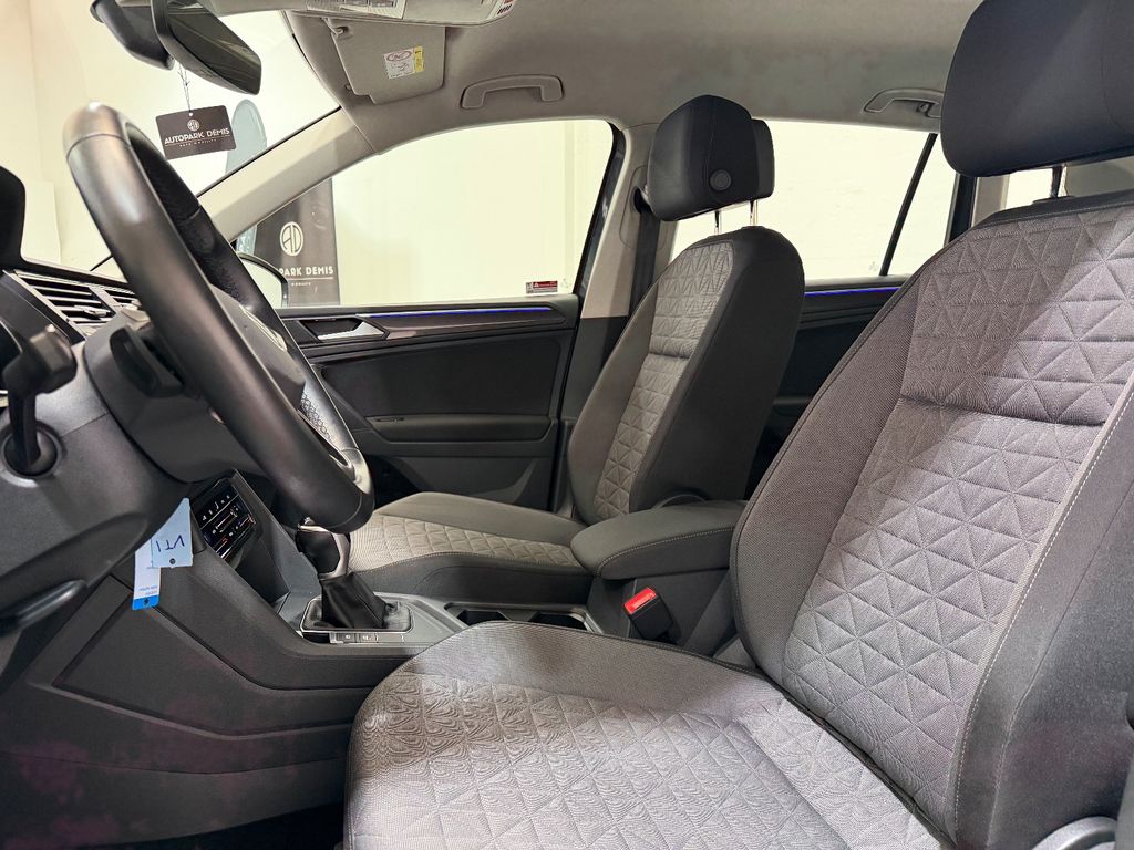 Volkswagen Tiguan 2022 г. Серый, пробег 59500 км