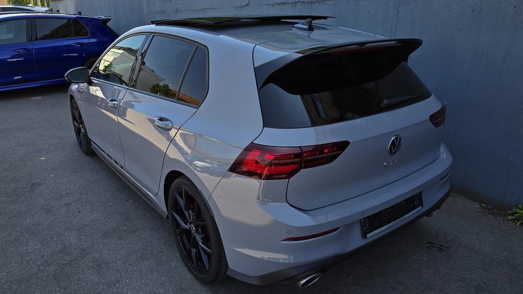Volkswagen Golf 2024 г. Серый, пробег 47608 км