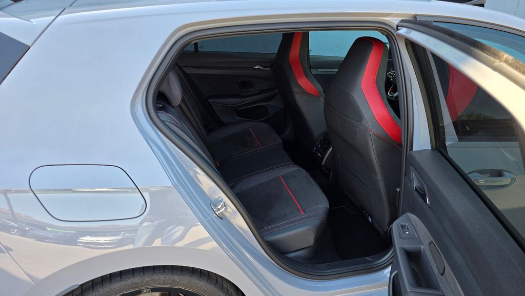 Volkswagen Golf 2024 г. Серый, пробег 47608 км