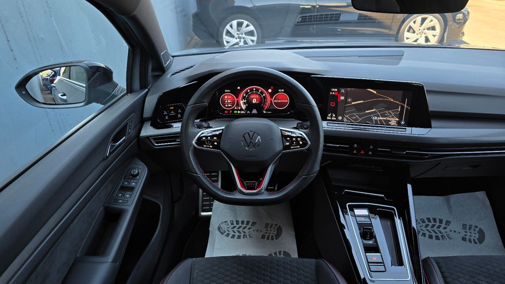 Volkswagen Golf 2024 г. Серый, пробег 47608 км
