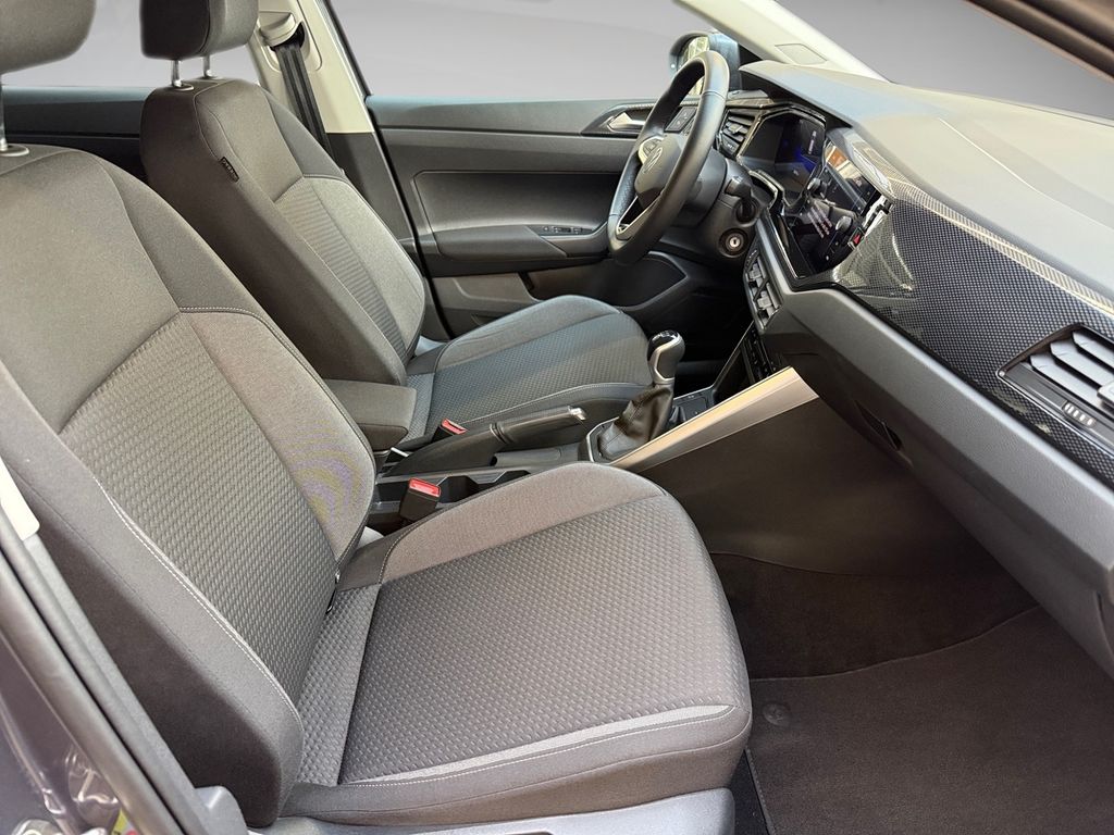 Volkswagen Taigo 2024 г. Серый, пробег 27980 км