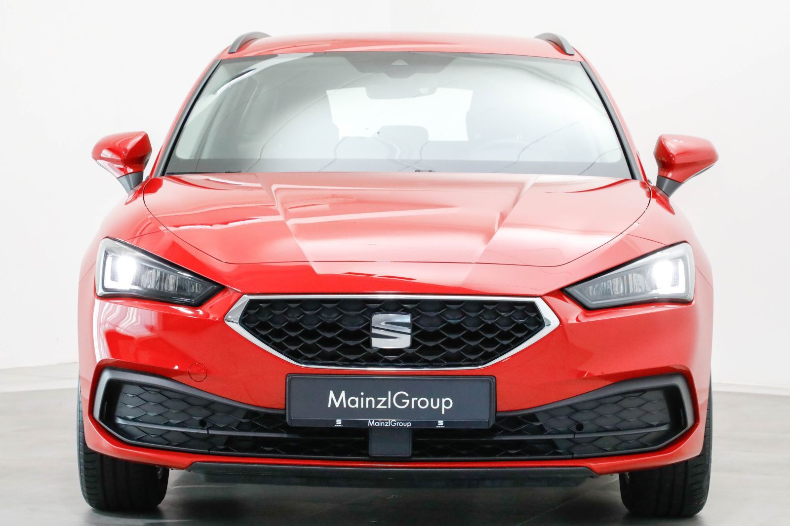 SEAT Leon 2022 г. Красный, пробег 47530 км