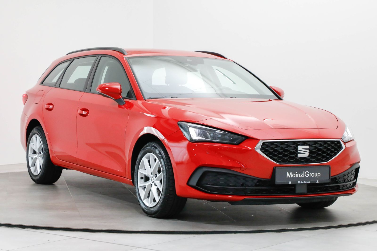 SEAT Leon 2022 г. Красный, пробег 47530 км