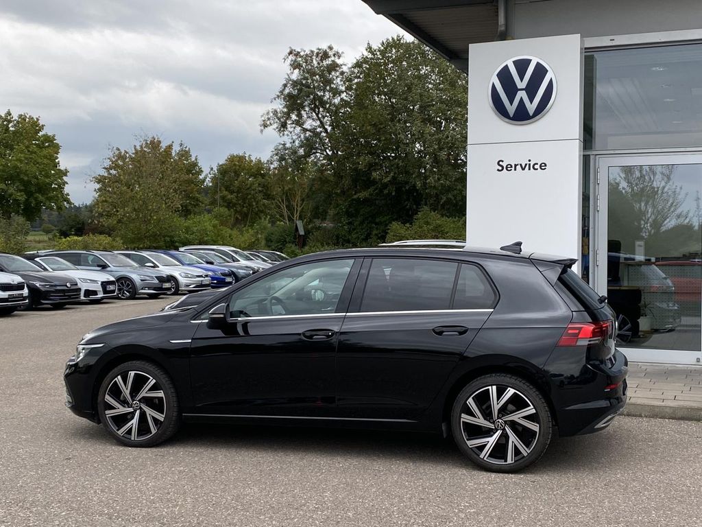 Volkswagen Golf 2024 г. Чёрный, пробег 13719 км