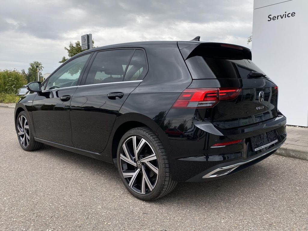 Volkswagen Golf 2024 г. Чёрный, пробег 13719 км