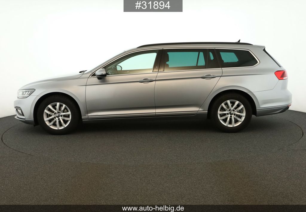 Volkswagen PASSAT VARIANT 2024 г. Серебристый, пробег 26671 км