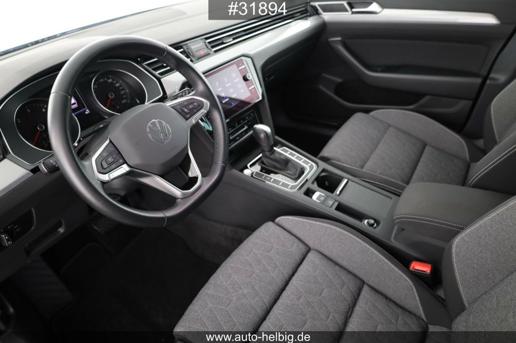 Volkswagen PASSAT VARIANT 2024 г. Серебристый, пробег 26671 км