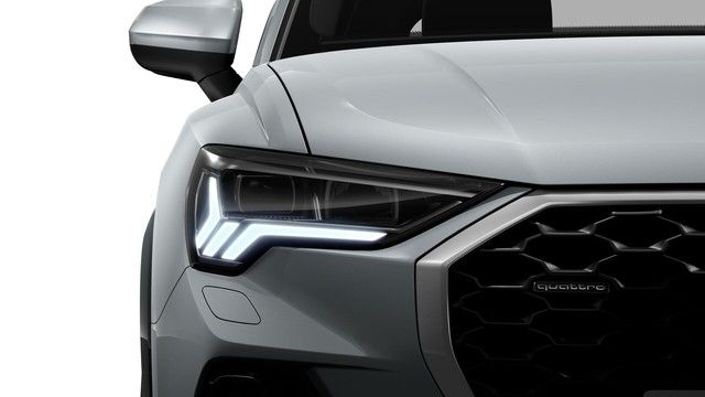 Audi Q3 2023 г. Белый, пробег 25250 км