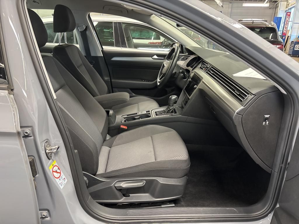 Volkswagen PASSAT VARIANT 2023 г. Серый, пробег 46450 км