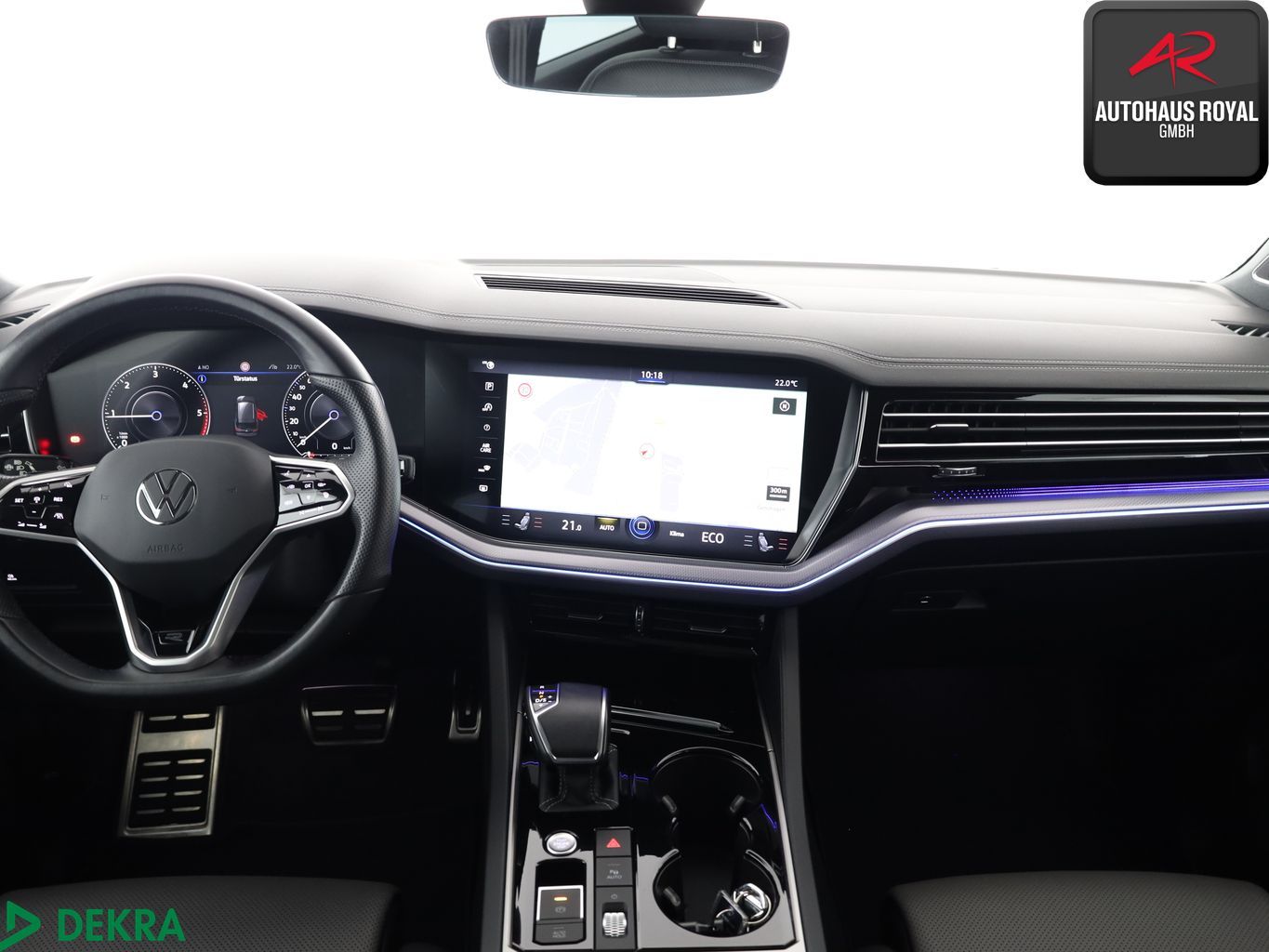 Volkswagen Touareg 2023 г. Серый, пробег 44737 км