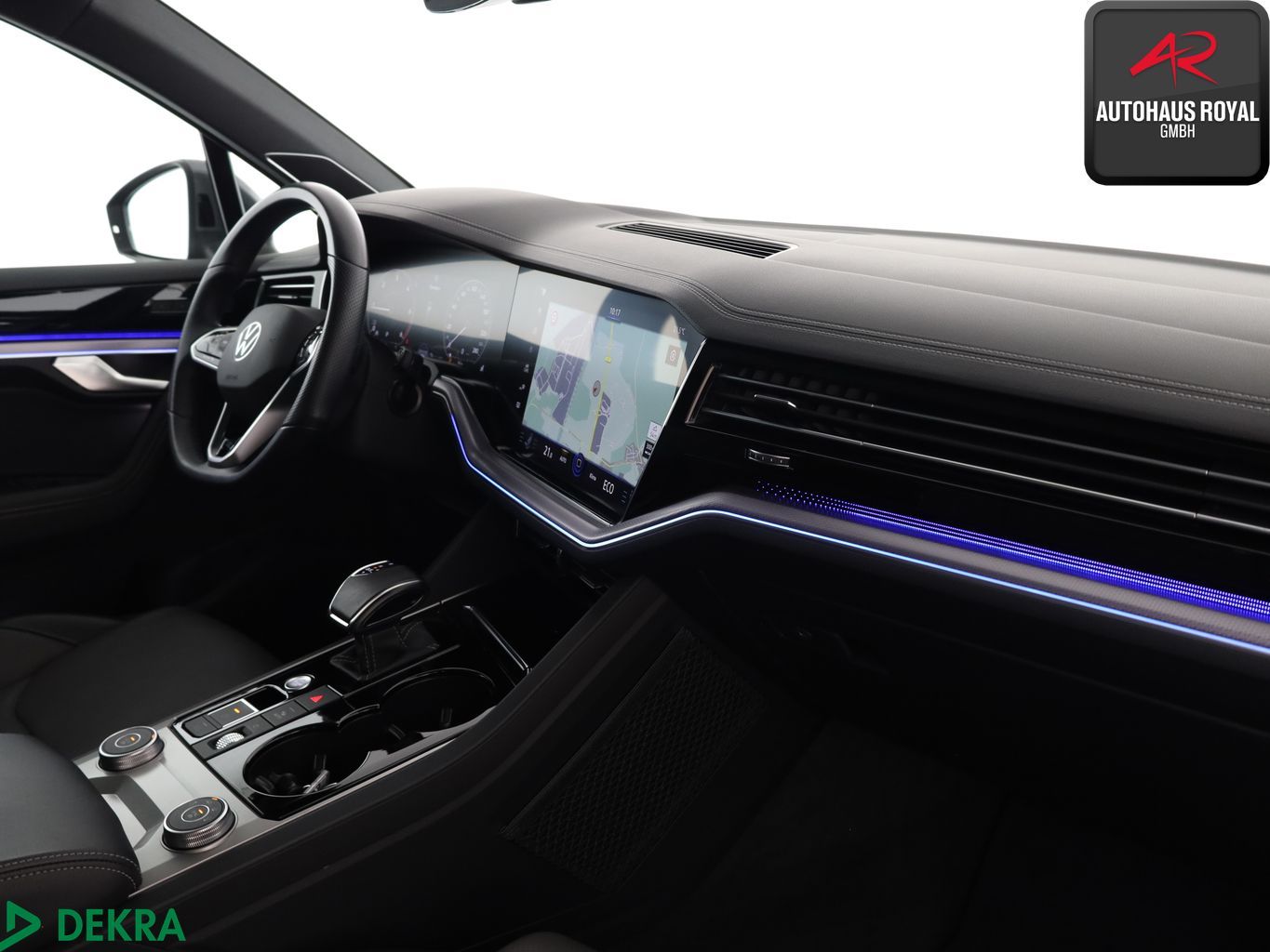 Volkswagen Touareg 2023 г. Серый, пробег 44737 км
