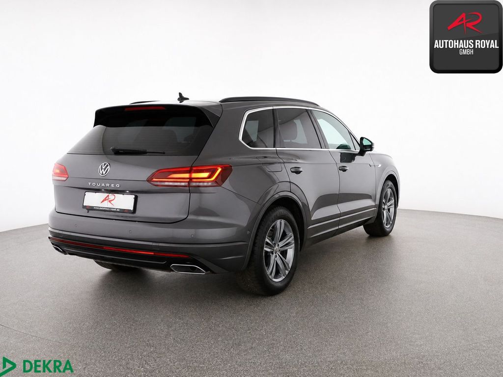 Volkswagen Touareg 2023 г. Серый, пробег 44737 км
