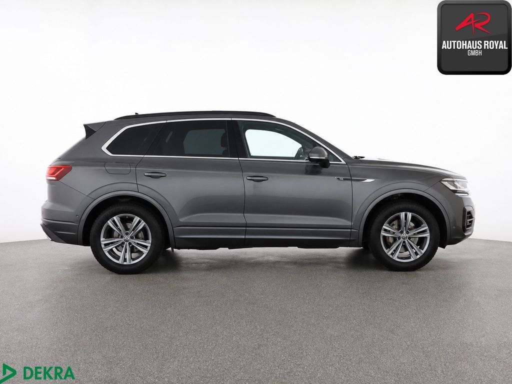Volkswagen Touareg 2023 г. Серый, пробег 44737 км