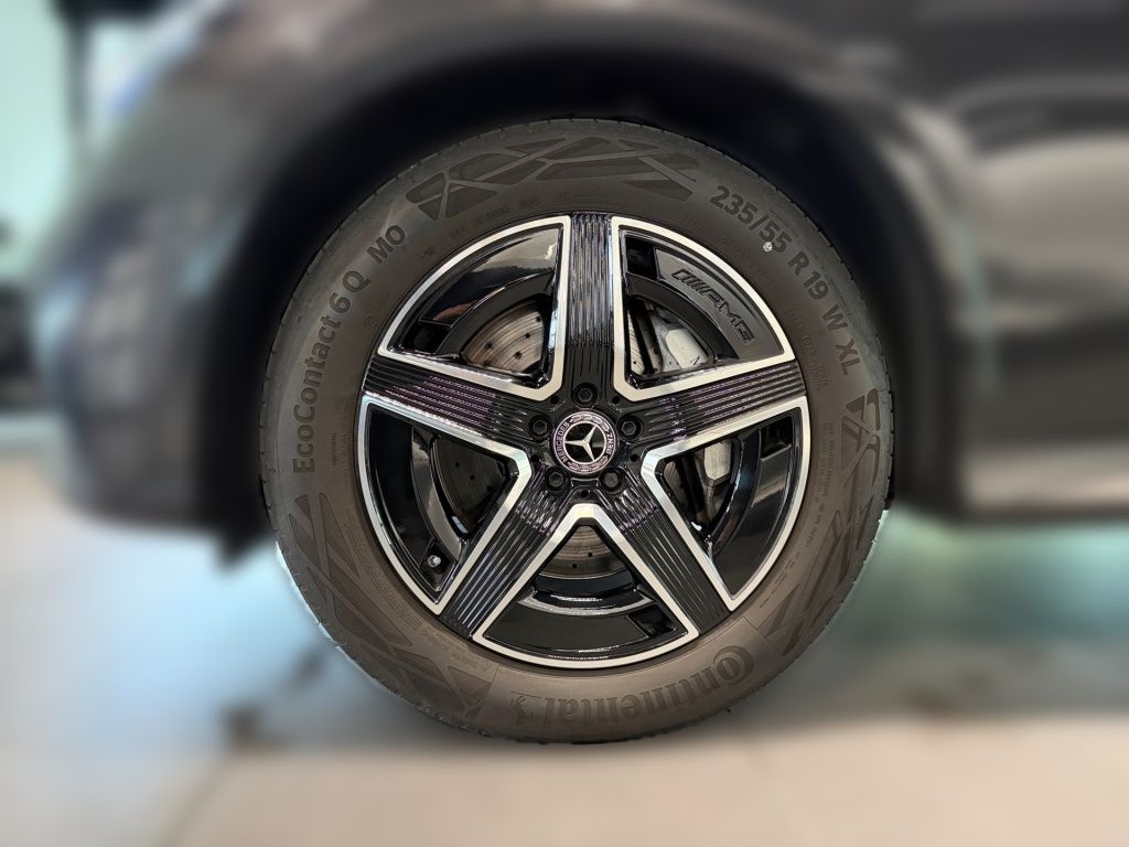Mercedes-Benz GLC 300 2024 г. Серый, пробег 52997 км
