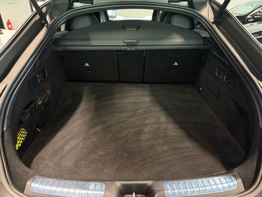 Mercedes-Benz GLC 300 2024 г. Серый, пробег 52997 км
