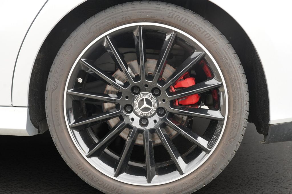 Mercedes-Benz CLA 200 2023 г. Серебристый, пробег 31255 км