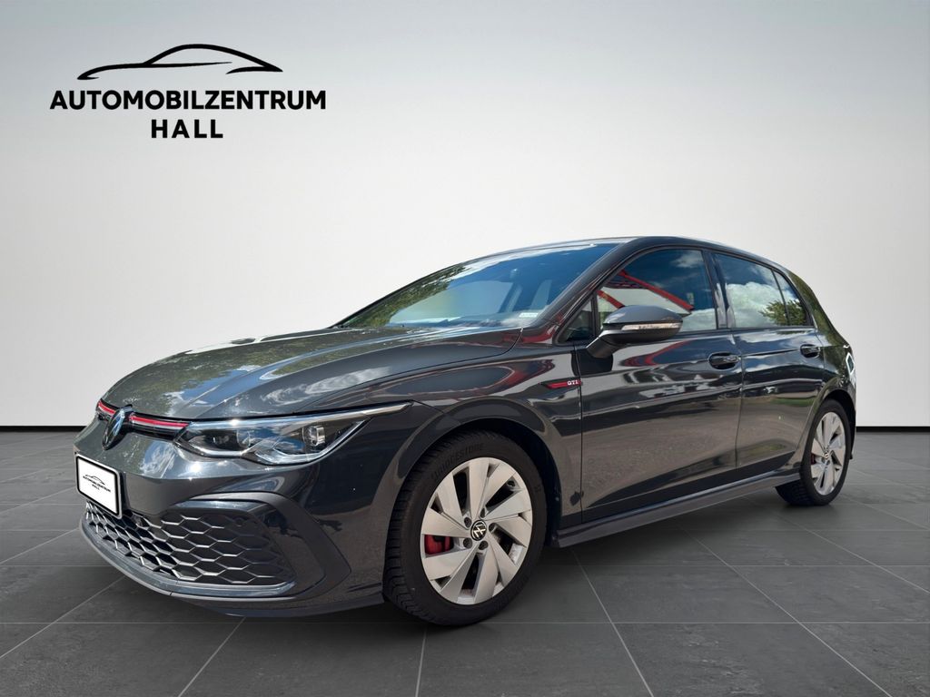 Volkswagen Golf 2023 г. Серый, пробег 32500 км